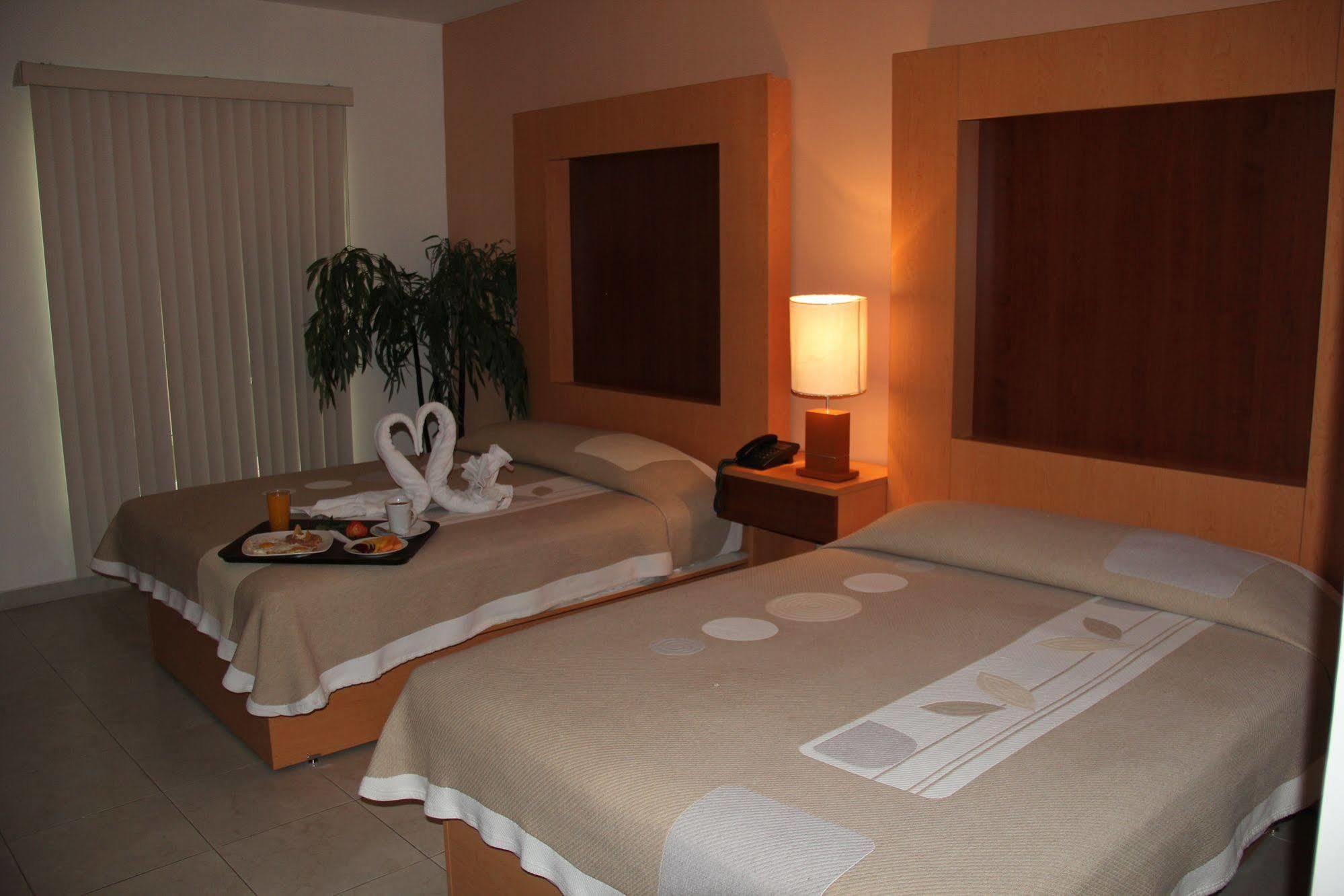 Hotel Real Zapopan Extérieur photo